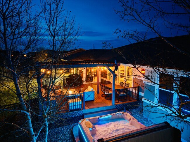 Building Photo - One-of-a-Kind 4-Bed Castle Rock Retreat with 4 car Attached Garage