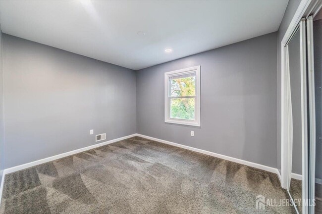 Building Photo - 846 Voorhees Ave