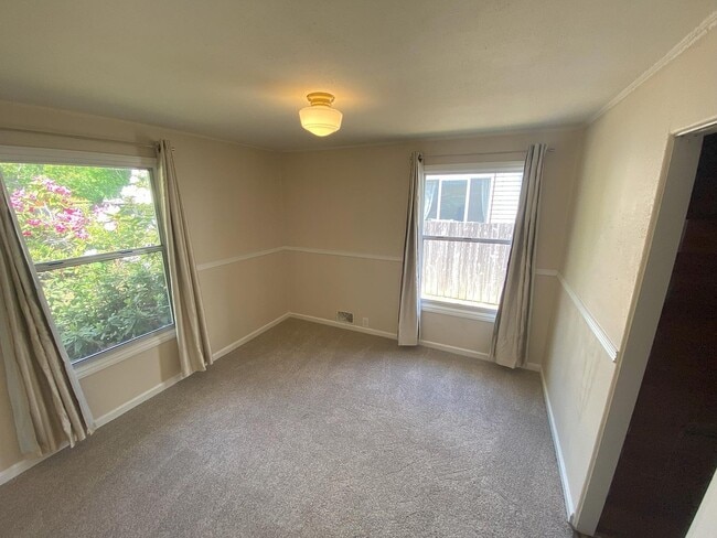 Building Photo - 2510 San Francisco Ave NE