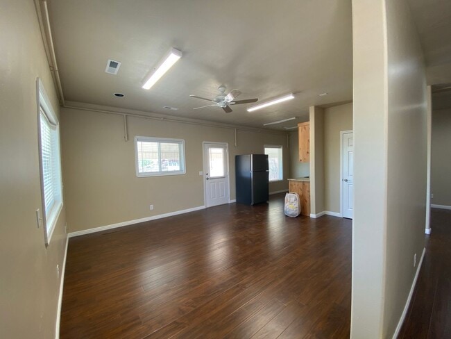 Building Photo - 2 Bed 2 Bath Apartment *UTILITIES INCLUDED*