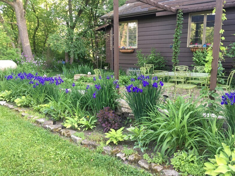 Building Photo - 5309 N River Rd