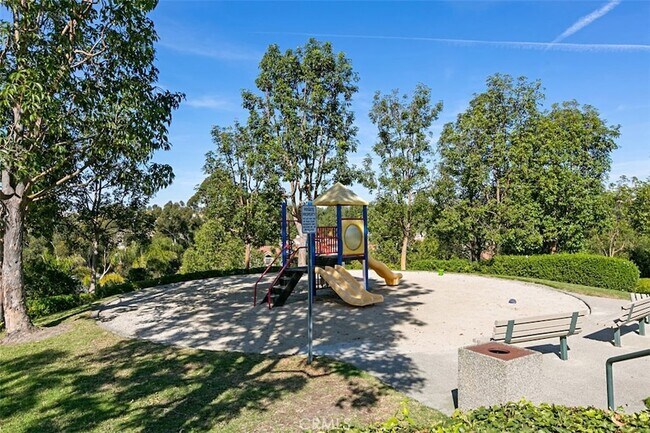 Building Photo - 8 Coral Ridge