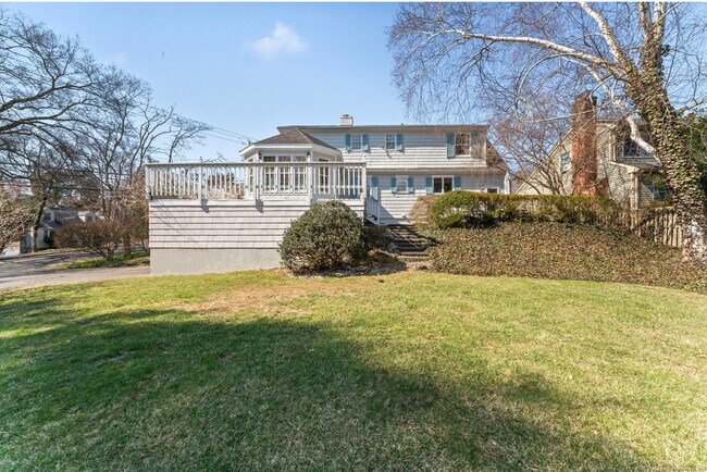 Building Photo - 14 Knollwood Dr