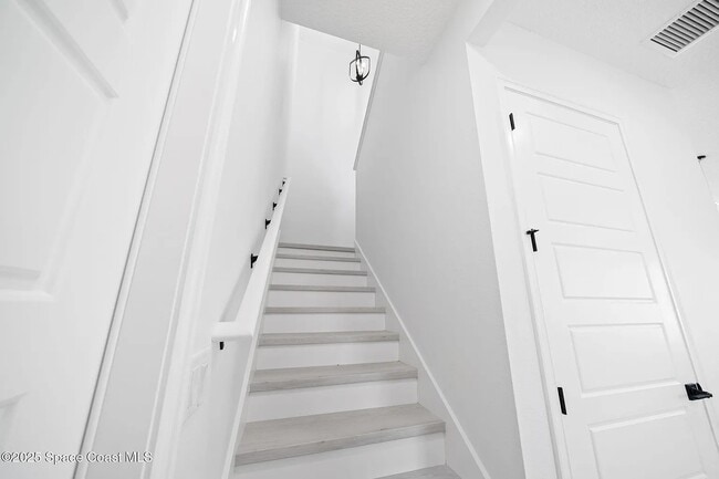 Building Photo - 1340 Windchime Ln