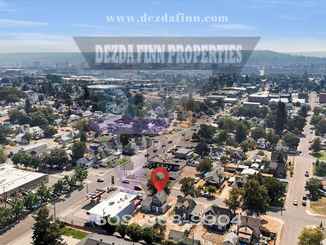Building Photo - Charming 4-Bedroom Home with Modern Update...