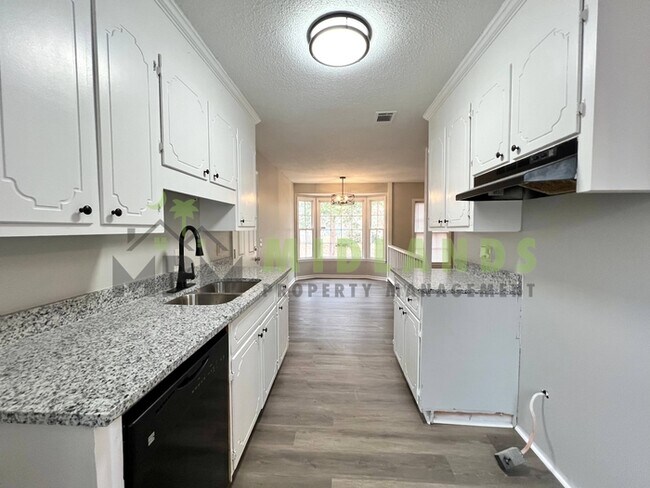 Building Photo - 237 Devonport Dr