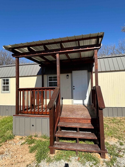 Building Photo - 3404 E Hwy 199