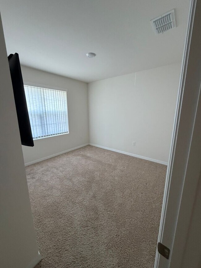 Building Photo - 801 Baylor Dr