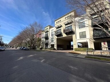 Building Photo - 4605 Cedar Springs Rd