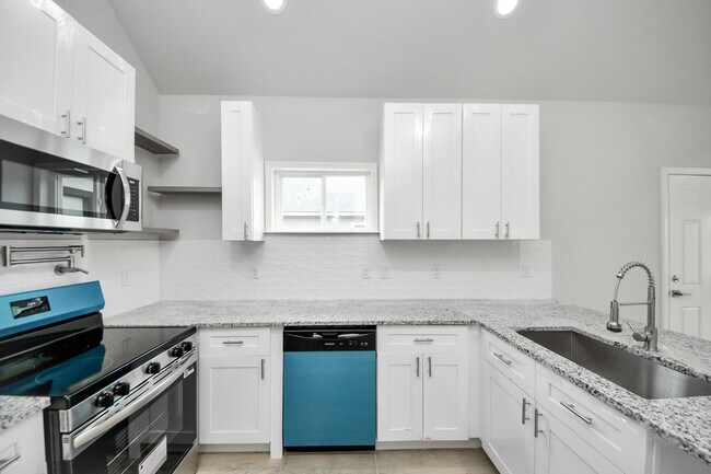 Building Photo - 382 Rd 5704
