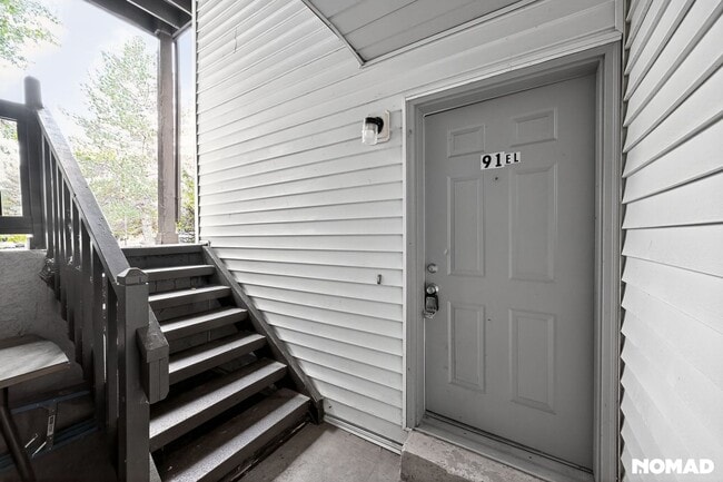 Building Photo - 17403 E Mansfield Ave