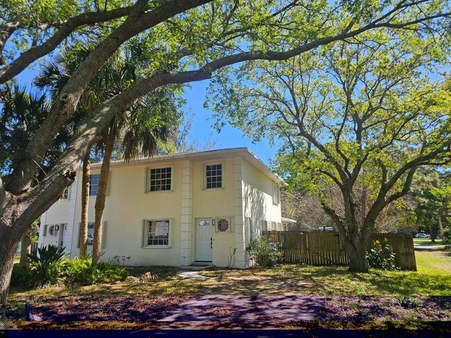 Building Photo - 1406 36th Ave