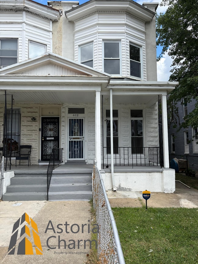 Building Photo - Updated 3-Bedroom Rental with Open Layout ...