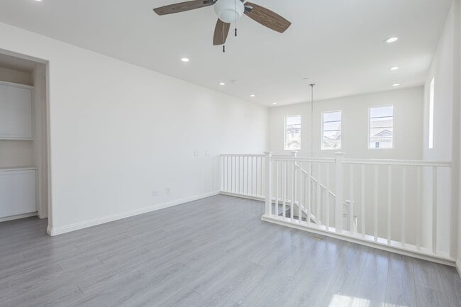 Building Photo - 16220 Retreat Ct