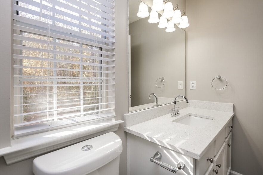 Building Photo - 5875 Bellingrath Way