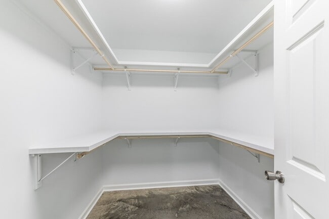 Building Photo - 3 bedroom 2 bath Townhome