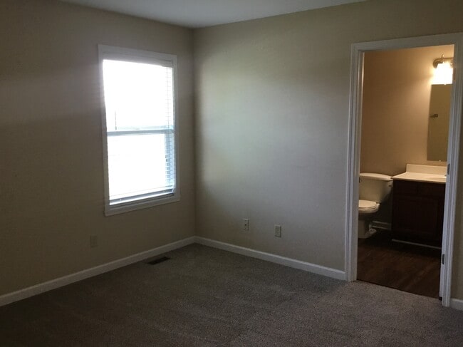 Building Photo - 6328 Sunnybrook Ln