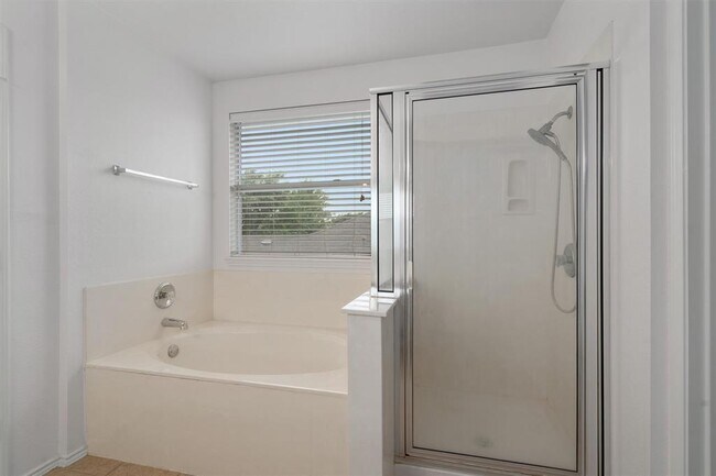 Building Photo - 2277 Green Meadows Ln