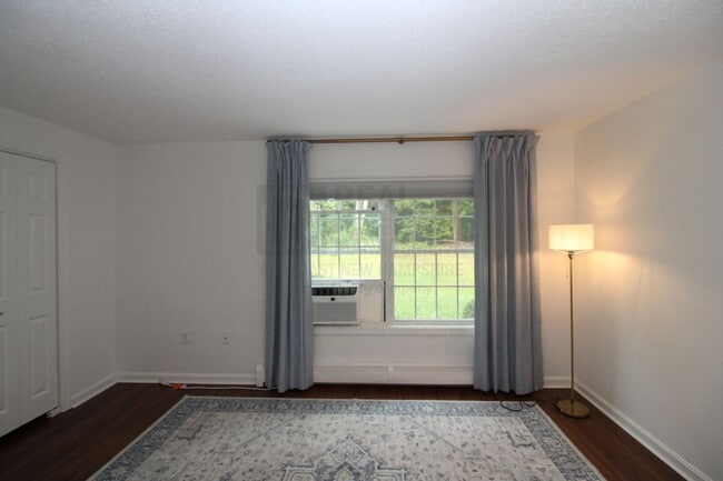 Building Photo - 50 Brookside Dr