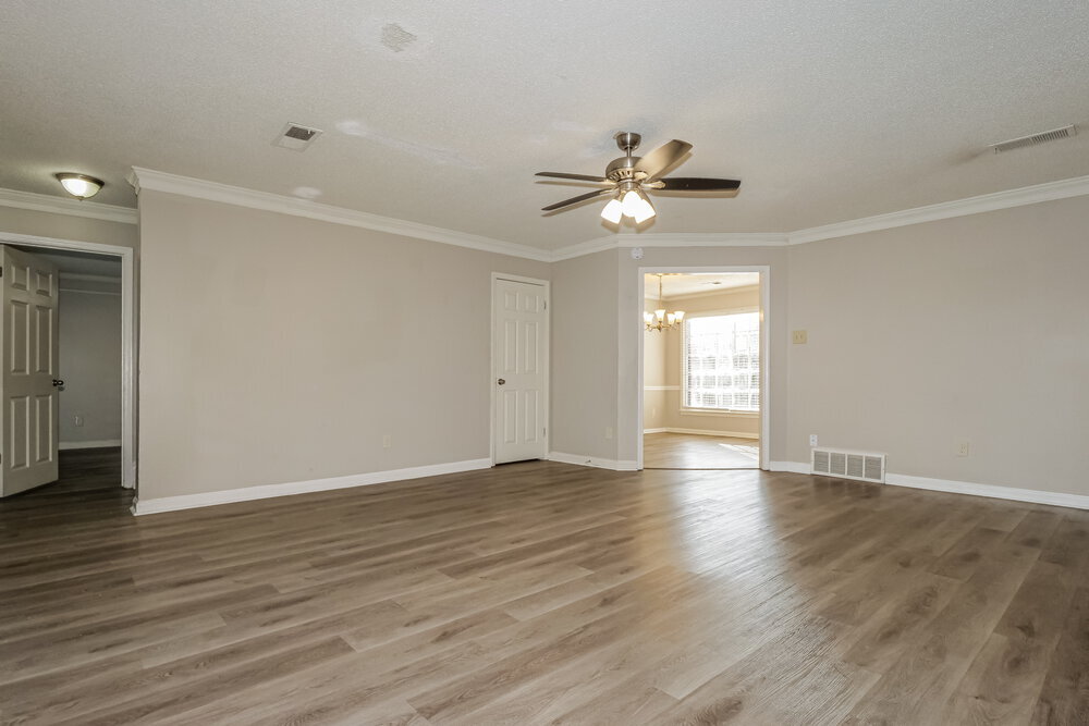 Building Photo - 329 Locust Grove Dr