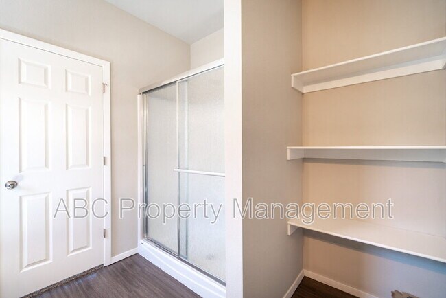 Building Photo - 1751 Eveningshade Ln