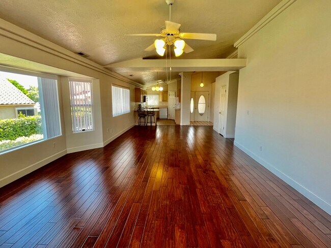 Building Photo - Lovely 3-BR Home in Southgate