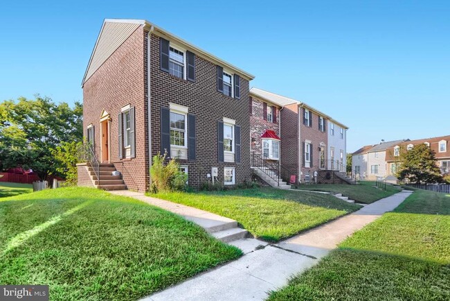 Building Photo - 907 Spry Harb
