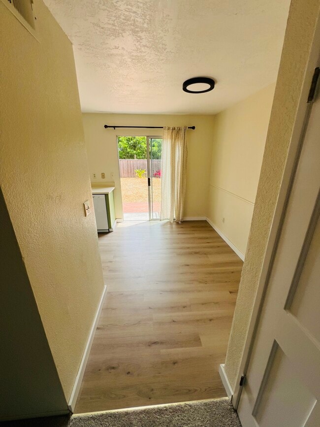 Building Photo - 405 Sailfish Dr