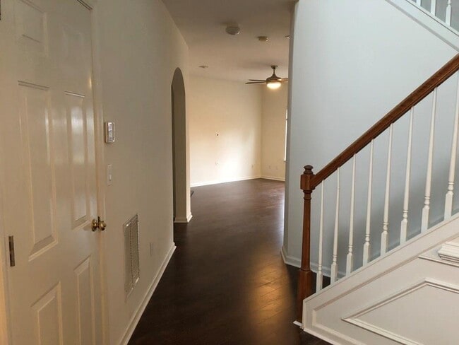 Building Photo - 1465 Leisure Lake Dr