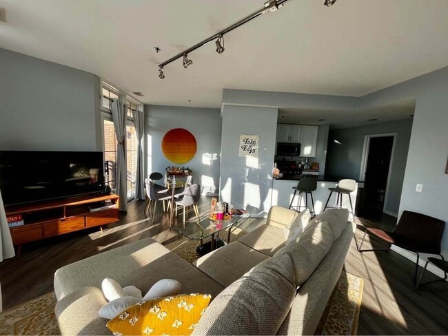 Building Photo - 3450 S Halsted St