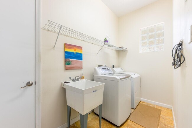 Building Photo - 1088 Grove Park Cir