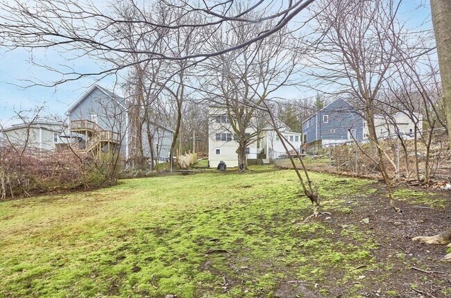 Building Photo - 67 Beech St