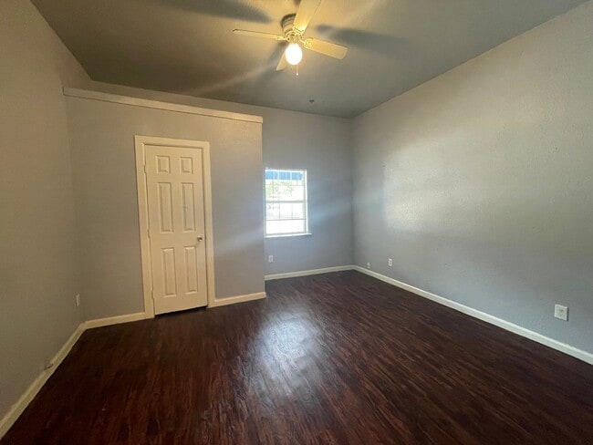 Building Photo - 4 Bed / 2 Bath Home in Historic Southside ...
