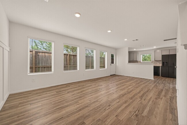 Building Photo - 1307 Vincente Ct