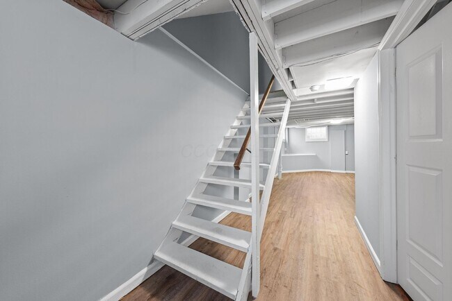 Building Photo - 444 Edinburgh Rd