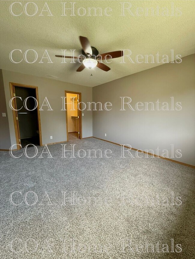 Building Photo - Meadow Park