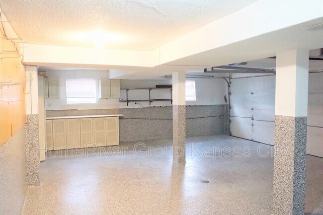 Building Photo - 6315 N Quincy Ave