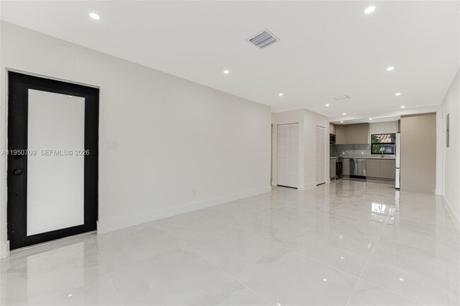 Building Photo - 3410 NW 13th Ave