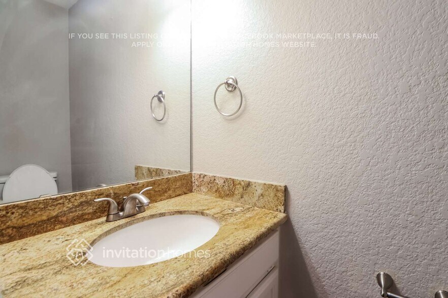 Building Photo - 2221 Jasmine Path