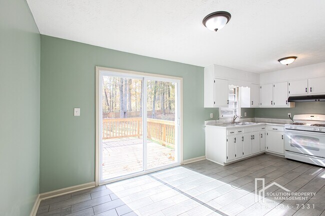 Building Photo - 4979 Paris Ave