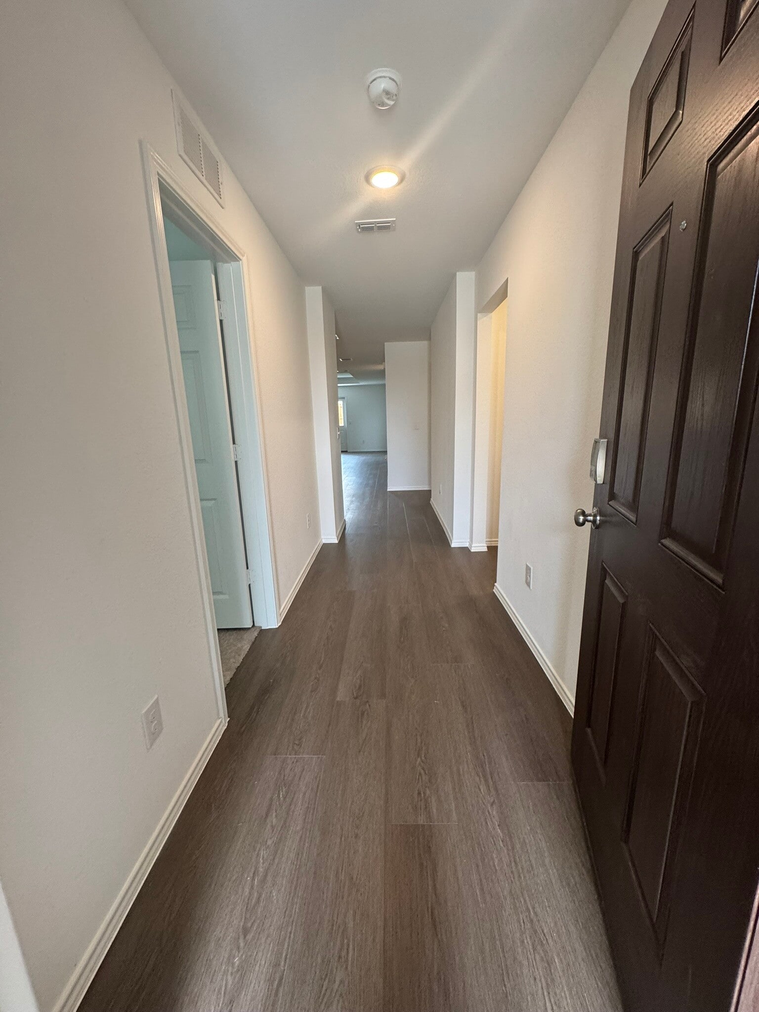 Entryway - 16113 Isles Dr