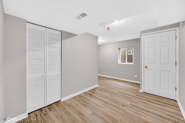 Building Photo - 2047 Ivy Ridge Dr