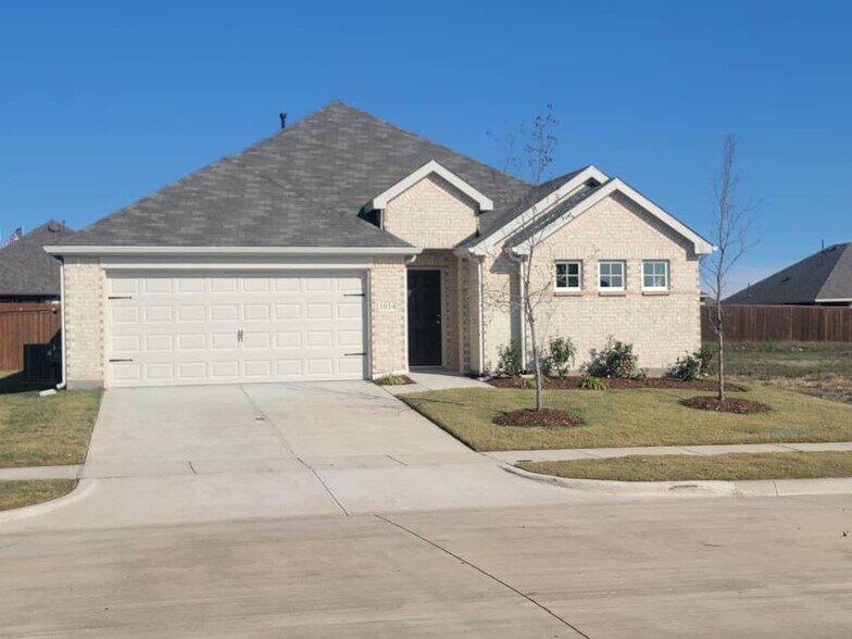 Building Photo - 1614 Red Acre Trl