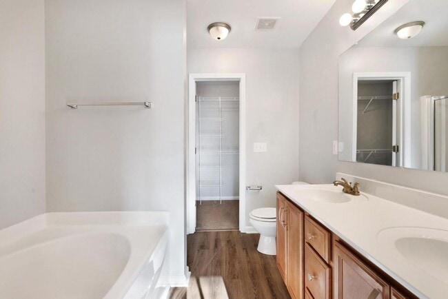 Building Photo - Great Townhome! City Limits! Carolina Forest!