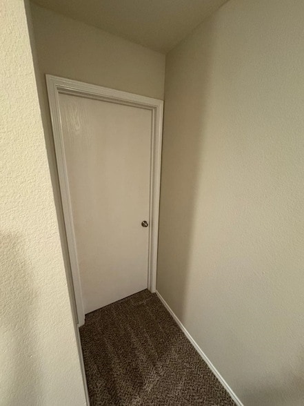 Building Photo - 9205 Lenox Dr