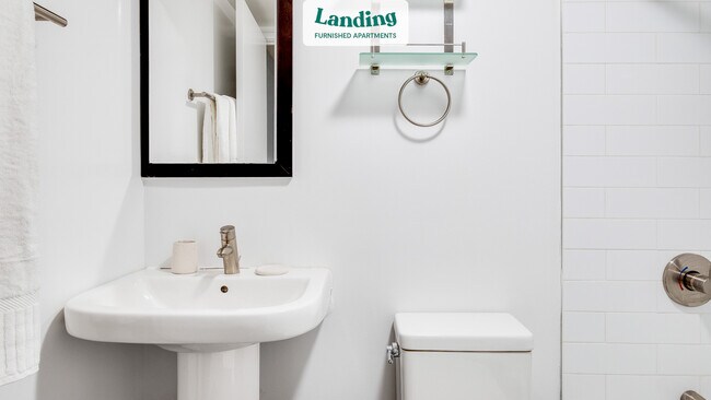 Building Photo - 639 W Grace St