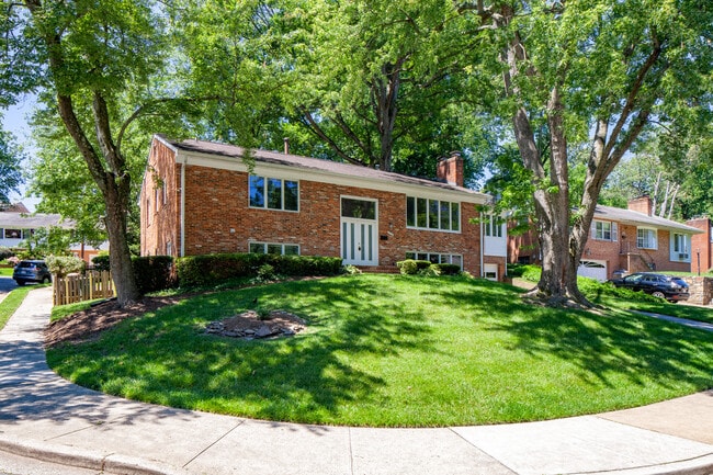 Building Photo - 3920 N Woodstock St