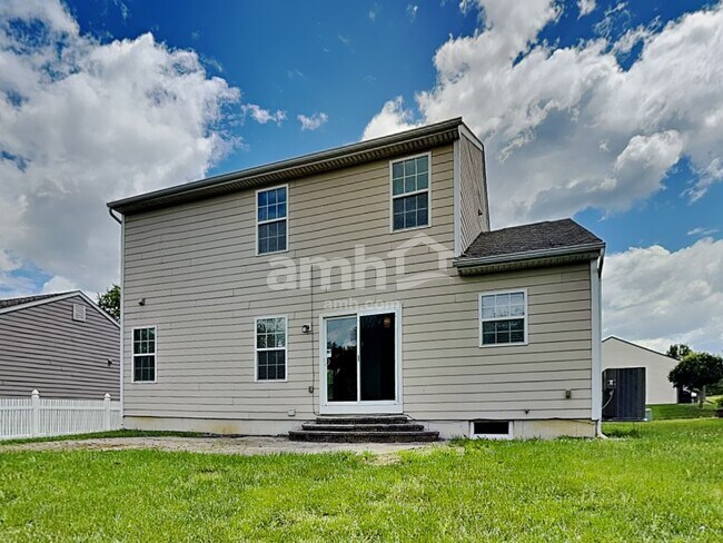 Building Photo - 45 Haverstraw Pl