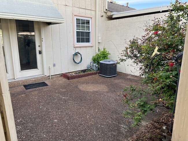 Building Photo - 8300 Sawyer Brown Rd