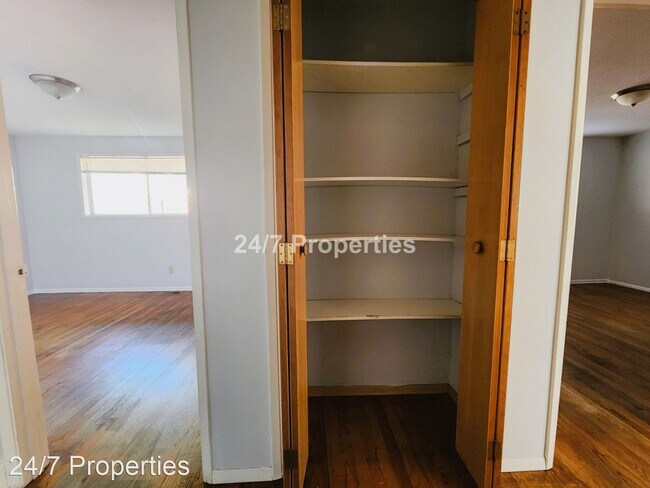 Building Photo - 3 br, 2 bath House - 3029 SE Swain Ave